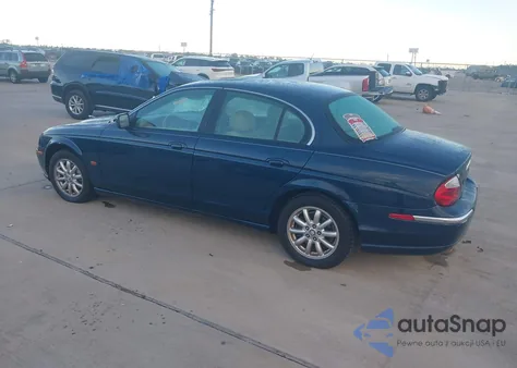 2001 Jaguar S-Type 4.0L V8 from USA, damaged, VIN SAJDA01P81GL91922